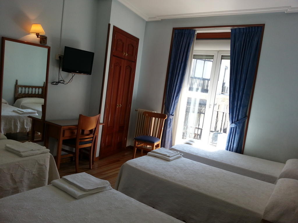 Hostal Guerra Madrid Chambre photo