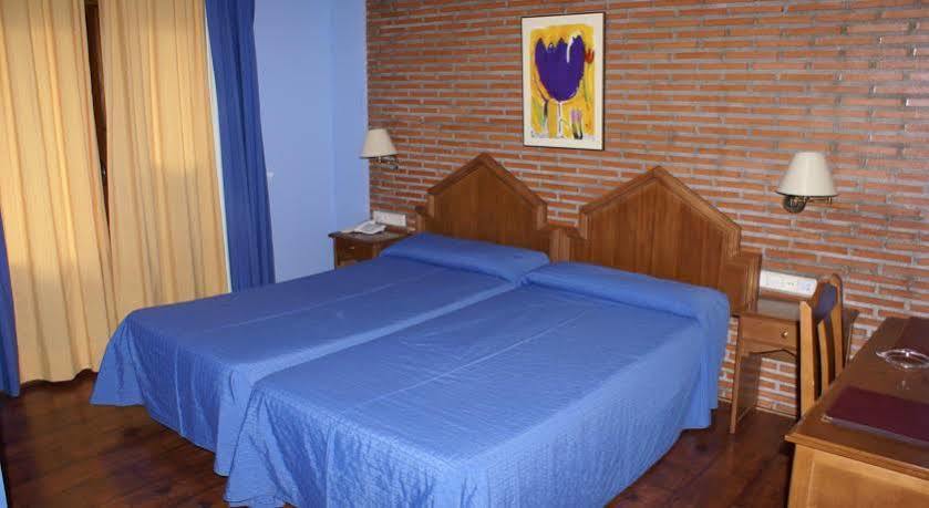Hostal Guerra Madrid Extérieur photo